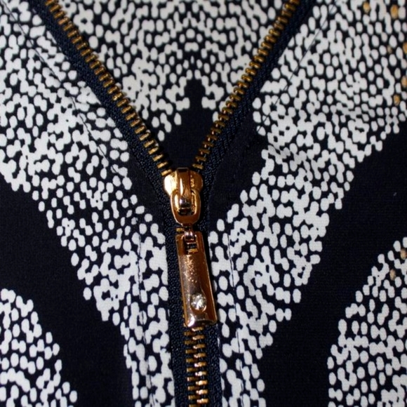 JM Collection V-Neck Navy & Metallic 3/4 Sleeve  Zebra Print Top - Picture 11 of 15